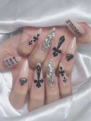 ネイル LEELA NAIL STUDIO所属・LEELA NAIL STUDIOのネイルデザイン