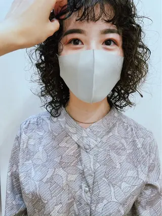 ミディアム パーマ 渡辺 良城のヘアスタイル