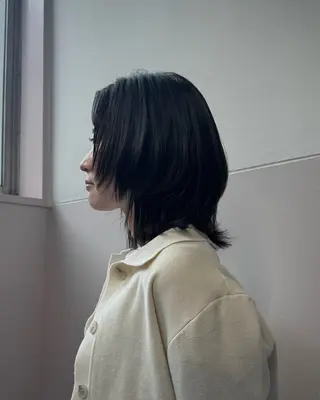 ミディアム INORI /フェイスレイヤーのヘアスタイル