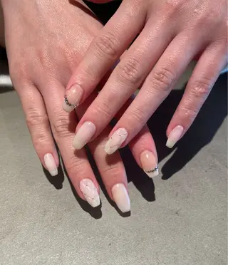 ネイル 藤井 里緒奈のネイルデザイン