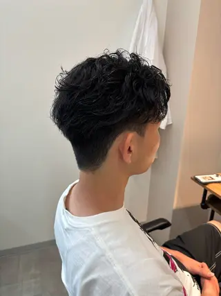 パーマ メンズ フェザーパーマ/韓国 /メンズカット/保立のヘアスタイル