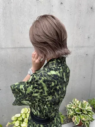 ミディアム カラー ARCANAブリーチ レイヤーカット/原宿のヘアスタイル