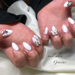 ネイル Gracias. rieのネイルデザイン