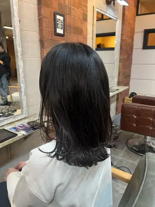 ミディアム 柳生 美穂のヘアスタイル