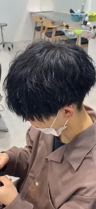 カラー メンズ fifth 安次富　泰雅のヘアスタイル