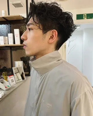 ショート パーマ Loom.所属・村上雅人 ナチュラルモードのヘアスタイル