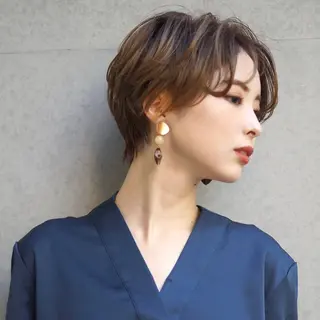 ショート hoNua. 栄/透明感カラーのヘアスタイル