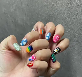 ショート ネイル nailstudio eviz新宿店のネイルデザイン