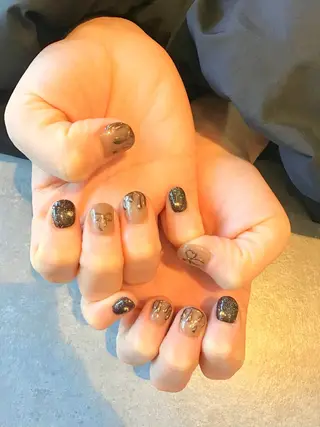 ネイル Nest 岩崎のネイルデザイン