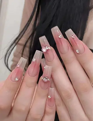 ネイル VIVIAN リサのネイルデザイン