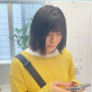 ミディアム Rui/透明感カラー 暖色/レイヤーカットのヘアスタイル