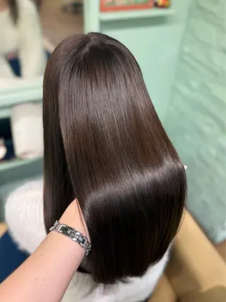 ロング カラー KUREA /縮毛矯正 ブリーチのヘアスタイル