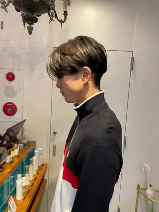 ミディアム パーマ メンズ RIN／韓国ヘア レイヤーカットのヘアスタイル