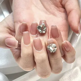 ネイル RAFFINE 月🦋🩵のネイルデザイン