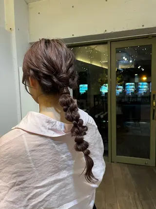 ロング カラー ヘアアレンジ 臺 佳連のヘアスタイル