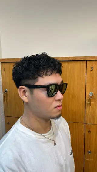 パーマ メンズ 岡野 豪のヘアスタイル