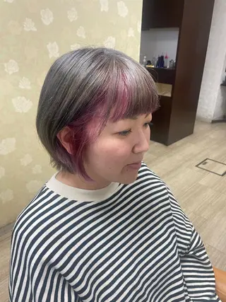 ショート カラー 徳留 もも花のヘアスタイル