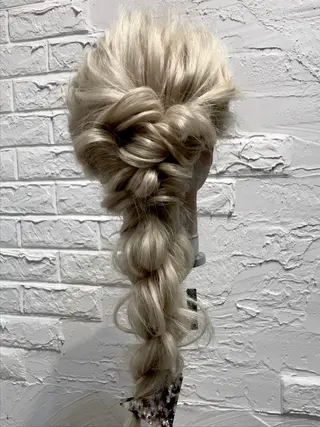 ロング ヘアアレンジ uros.所属・中目黒✂︎店長✂︎ TOMOHIROのヘアスタイル