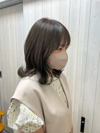 ミディアム あおい/透明感 /ハイトーンのヘアスタイル