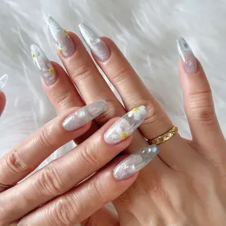 ネイル EmaNail天満橋店所属・EmaNail Risaのネイルデザイン