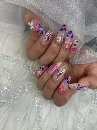 ネイル toyvenail 🖤enaのネイルデザイン