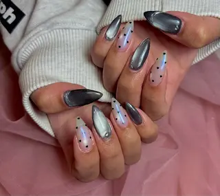 ネイル 𝐁𝐞𝐥𝐥 𝐦𝐞のネイルデザイン