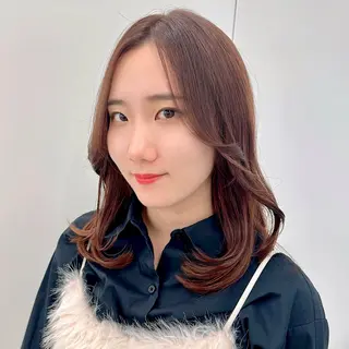 ミディアム カラー ブリーチなし/レイヤ ー特化🌈Tommyのヘアスタイル