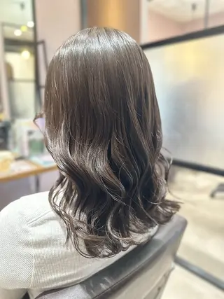 カラー 西原 愛紗のヘアスタイル