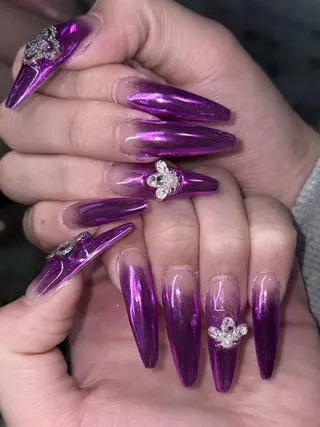 ネイル NES NAIL所属・さゆり￤推しキャラ ￤ロングネイル🩷のネイルデザイン