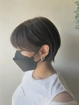 ショート カラー AIconic nagoya所属・縮毛矯正/ レイヤー/ミディアムのヘアスタイル