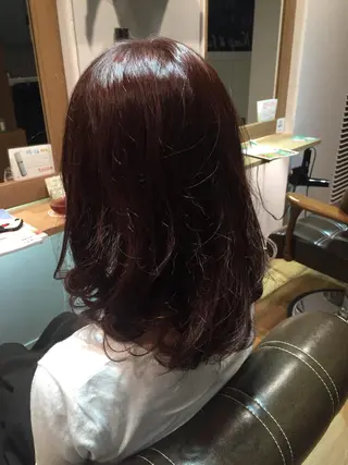 セミロング カラー ツキダテ ユイのヘアスタイル