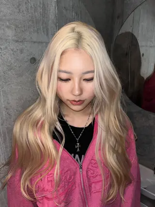 ロング カラー ヘアアレンジ 原宿・デザインカラー YUI🤍ྀིのヘアスタイル