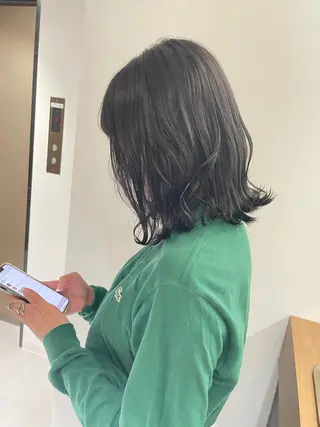 ミディアム カラー イヌマル アユ / Fier umedaのヘアスタイル