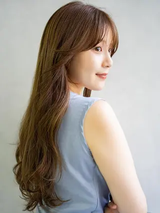 ロング EIGHT's札幌 AiRIのヘアスタイル