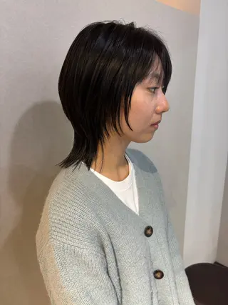 ミディアム ウルフ/レイヤー/ 縮毛矯正/照井友梨のヘアスタイル