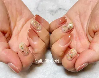 ネイル ネイルリボン 受付スタッフのネイルデザイン