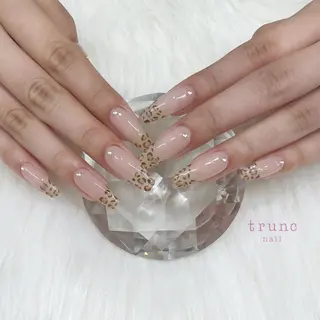 ネイル trunc nail 🌻宮下🌻のネイルデザイン