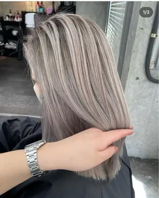 セミロング カラー apollo yokohama所属・バレイヤージュ横浜 ハイライトのヘアスタイル