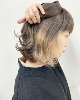 ミディアム カラー ヘアアレンジ 🦄インナーカラー 🦄貫井彩花のヘアスタイル