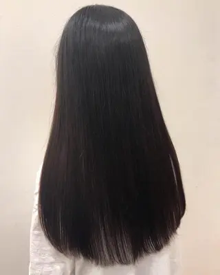 ロング 石田 優菜のヘアスタイル