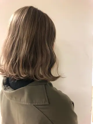 ミディアム カラー 似合わせ.ﾍｱｾｯﾄ 得意🌹井上美沙のヘアスタイル