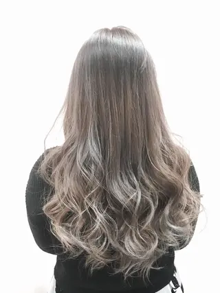 セミロング カラー Rlino所属・ﾊｲﾗｲﾄ/ﾚｲﾔｰ ｶｯﾄ/大嶽謙のヘアスタイル