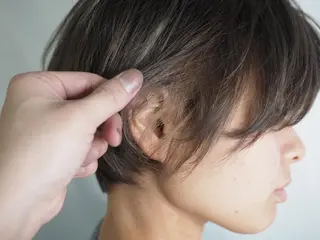 ショート カラー 菅村 勇亮のヘアスタイル