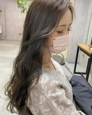 ロング カラー GiseL アンリのヘアスタイル