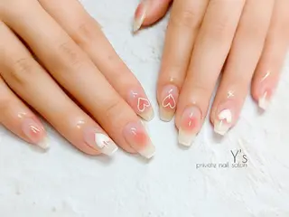 ネイル YUMI NAGAI  のネイルデザイン