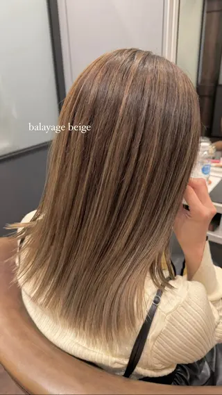 セミロング カラー 大川 美優のヘアスタイル