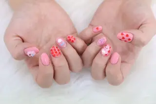 ネイル カラーズビューティサロン所属・ツノスエアヤカ ／つののネイルデザイン