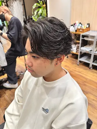 パーマ メンズ メンズカラー🫧/ パーマ特化✨ひかり/のヘアスタイル
