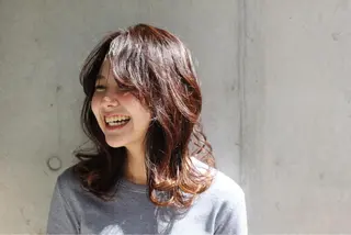 セミロング tatsumi/ボブ ウルフ/レイヤーのヘアスタイル