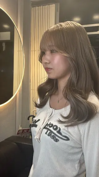 ロング 韓国ヘア/ブリーチ無 しWカラー/オリーブのヘアスタイル